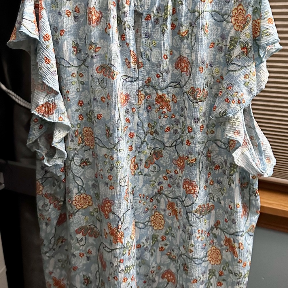 Women's mock neck flowy - sleeveless top - size MEDIUM - NWOT - blue/floral - Picture 4 of 6
